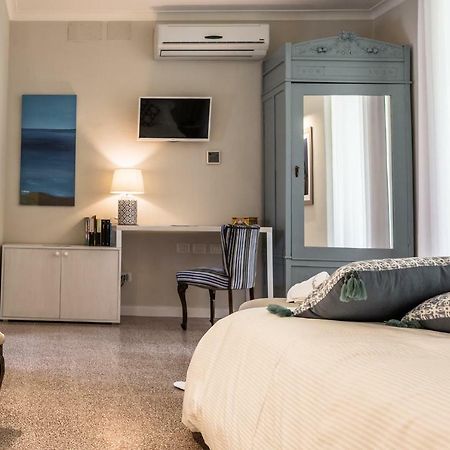 كالتاجيروني Palazzo Taranto Luxury Rooms المظهر الخارجي الصورة