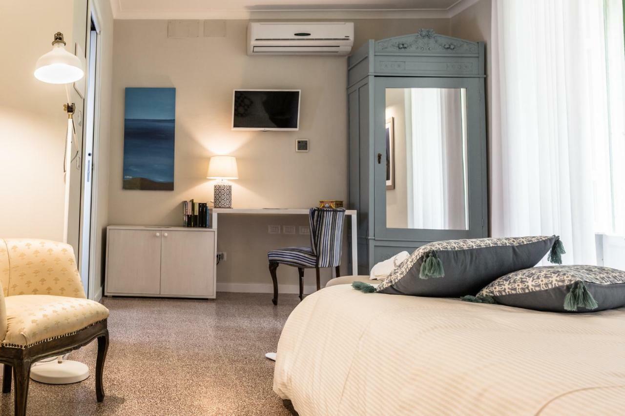 كالتاجيروني Palazzo Taranto Luxury Rooms المظهر الخارجي الصورة