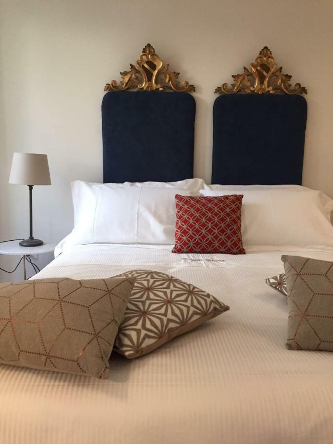 كالتاجيروني Palazzo Taranto Luxury Rooms المظهر الخارجي الصورة