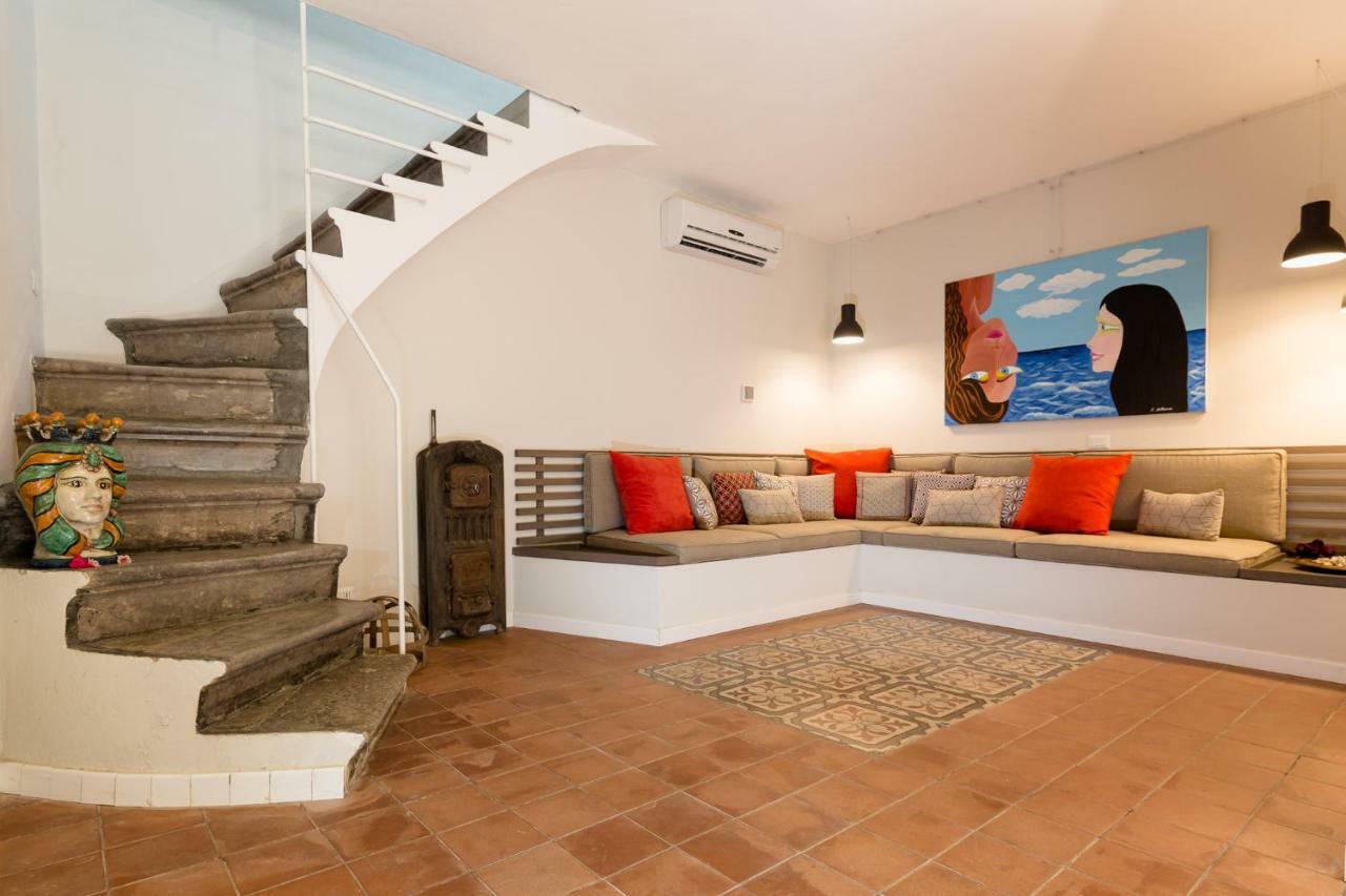 كالتاجيروني Palazzo Taranto Luxury Rooms المظهر الخارجي الصورة